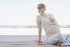孕早期呕吐严重怎么办？有什么缓解方法