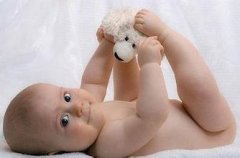 警惕!宝宝5种异常尿液是疾病征兆