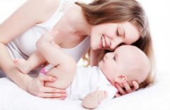 如何防止宝宝吃奶时咬乳头